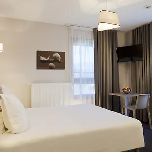 Neho Porte De Geneve - Gare Hotel Annemasse